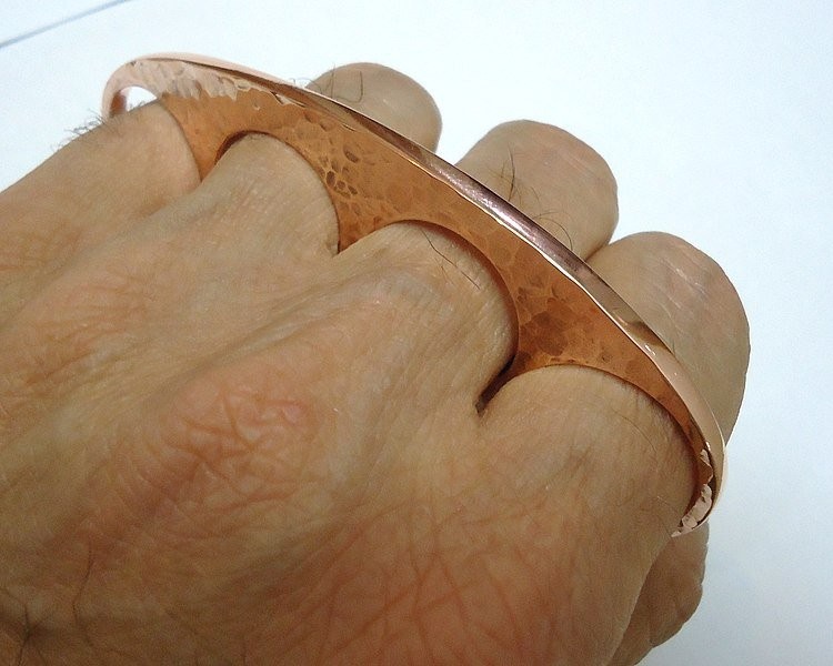 Copper_brass_knuckles_-_2.JPG