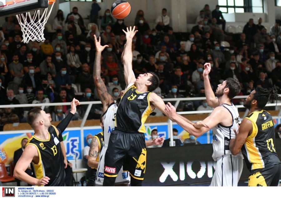 vaulet apollon aek.jpg