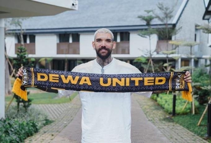 Kolovos Dewa United.jpeg