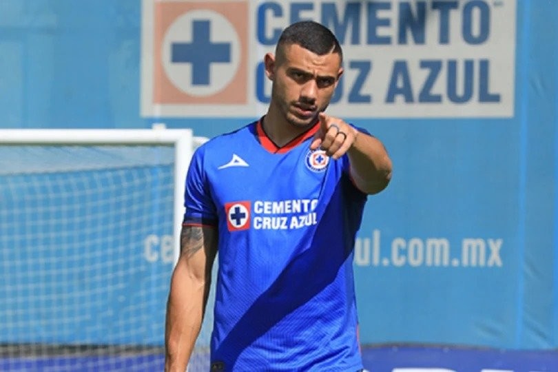 giakoumakis cruz azul.png_11zon.jpg
