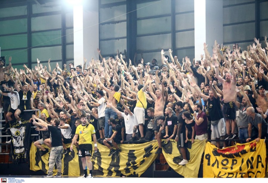 aek kosmos handball.jpg