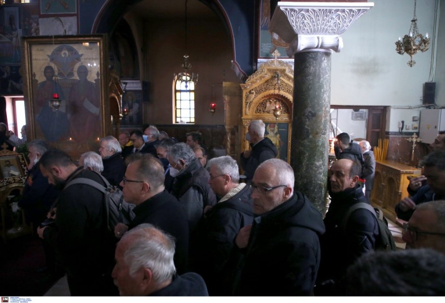 kosmos ekklisia mimis papaioannou.jpg