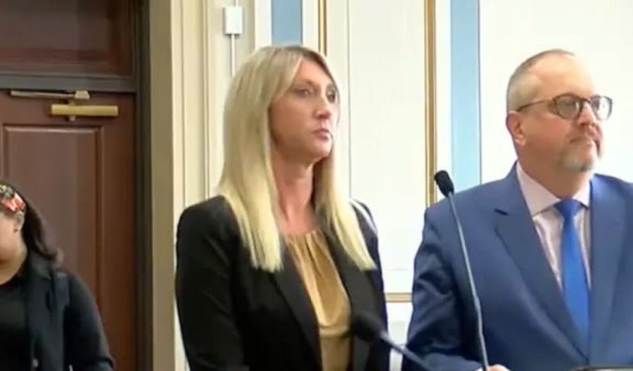 diki-kathigitria (1).jpg