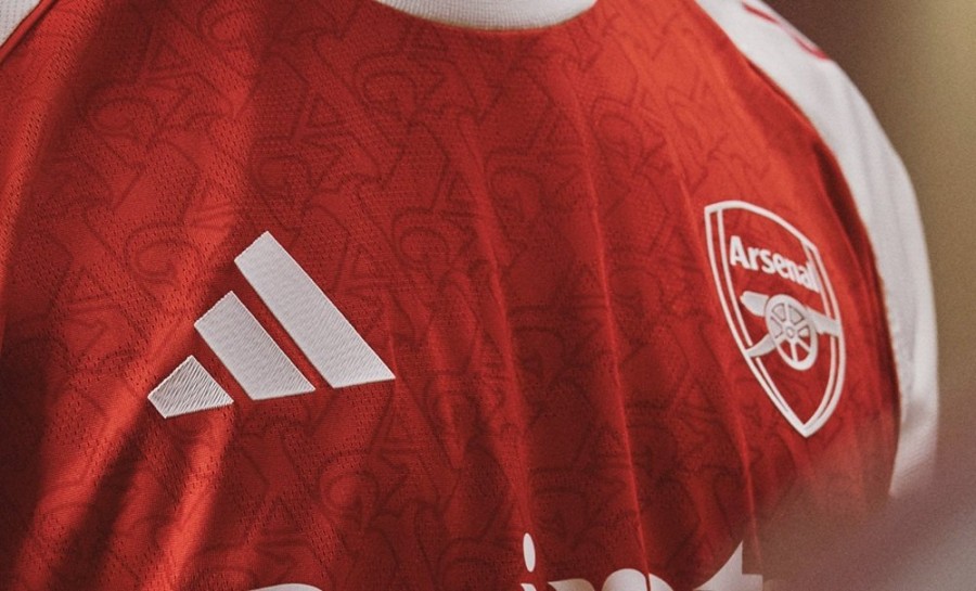 arsenalnewshirttt.jpg