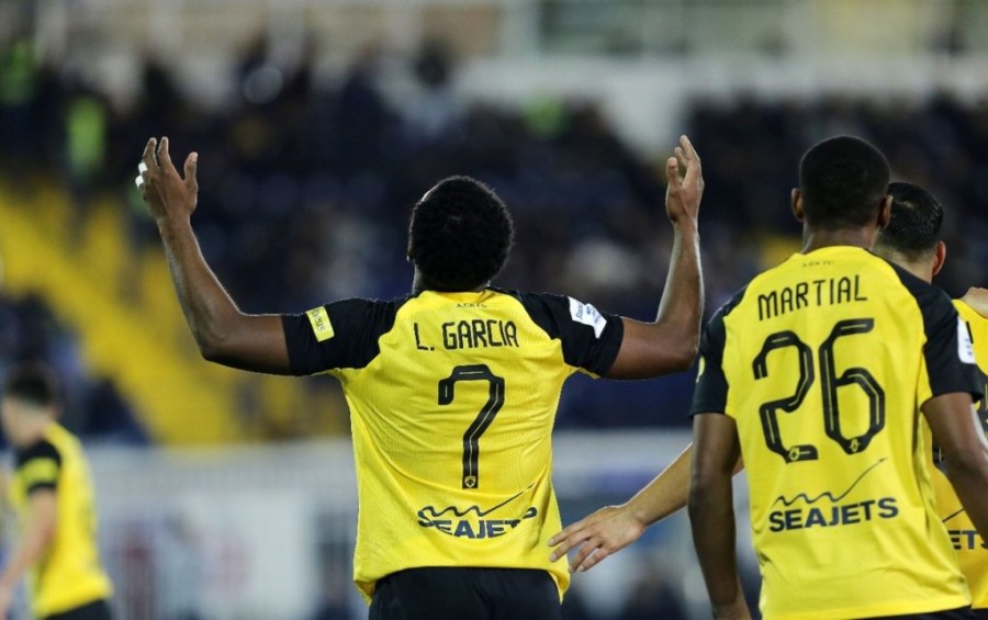 native_olympiakos-aek 24.11 Press.jpg