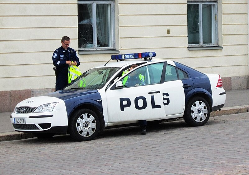 Police_car_of_Finland_03.JPG