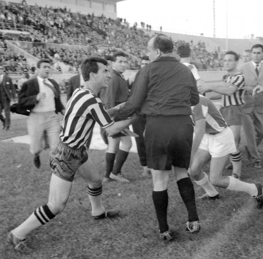 5-5-1964-olympiakos-aek-2-2.jpg