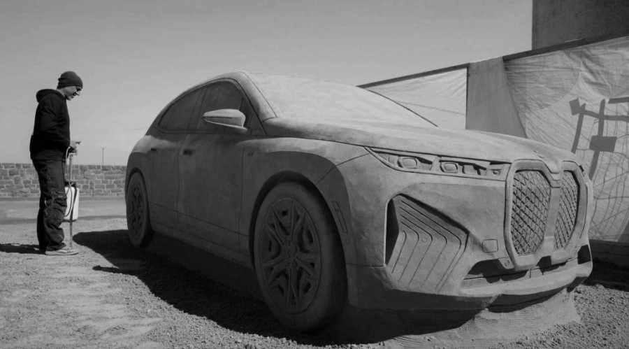 bmw-ix-sand-00.jpg