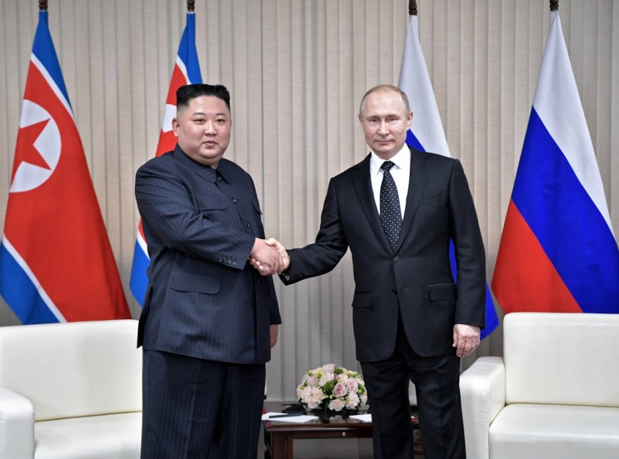 Kim_Jong-un_and_Vladimir_Putin_(2019-04-25)_05.jpg