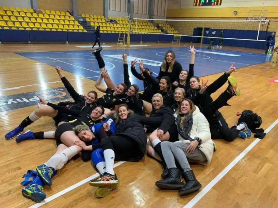 aek vintage volley.jpg