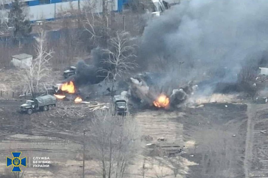 Russian_military_vehicles_marked_with_the_V_symbol_bombed_by_Ukrainian_troops.jpg
