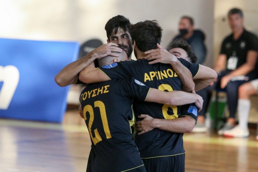 aek-doukas-salas-futsal-team-omada-omadiki-goal1.jpg