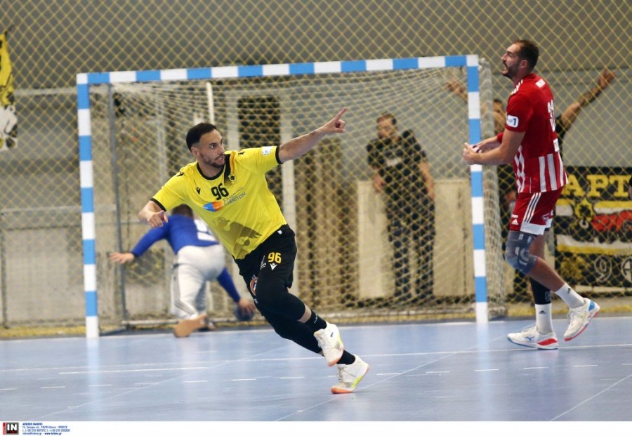 lemos aek osfp handball.jpg