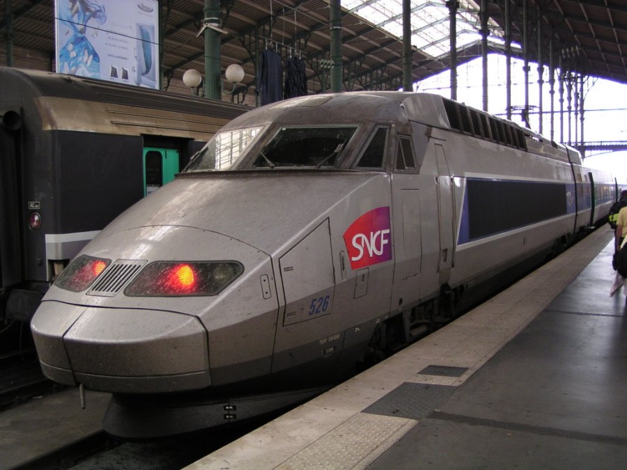 SNCF_TGV-R_526_at_Paris_Gare_du_Nord.jpg