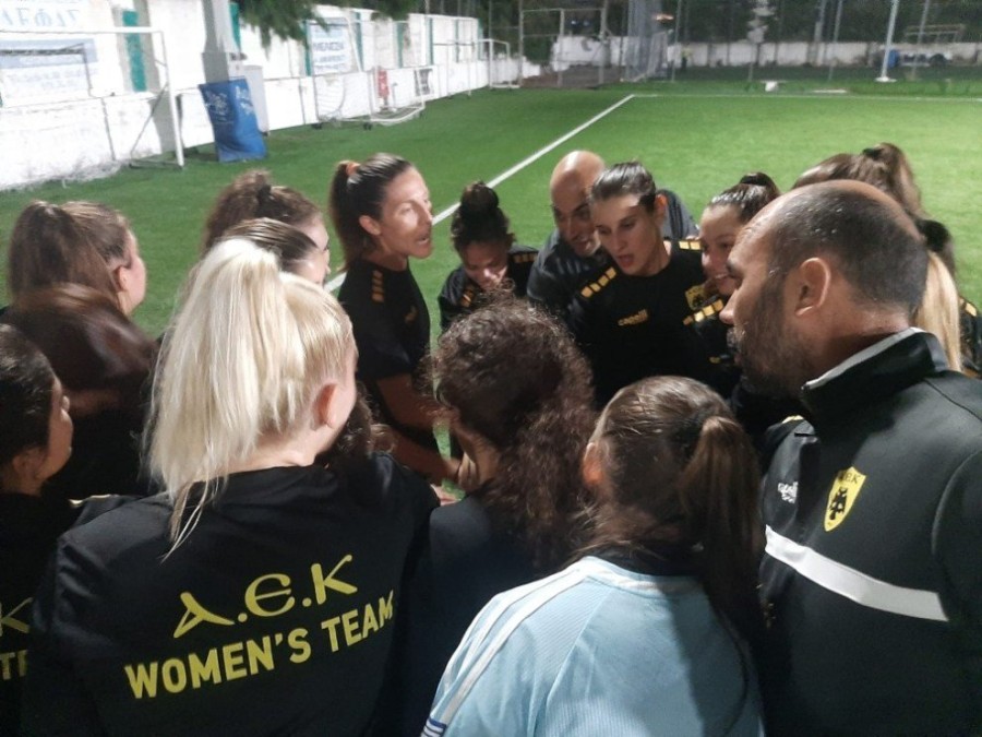 aek-women-football-gyanaikeio-podosfairo-team-omada-omadiki1-.jpg