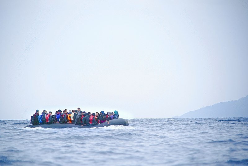 Refugees_on_a_boat_crossing_the_Mediterranean_sea,_heading_from_Turkish_coast_to_the_northeastern_Greek_island_of_Lesbos,_29_January_2016.jpg