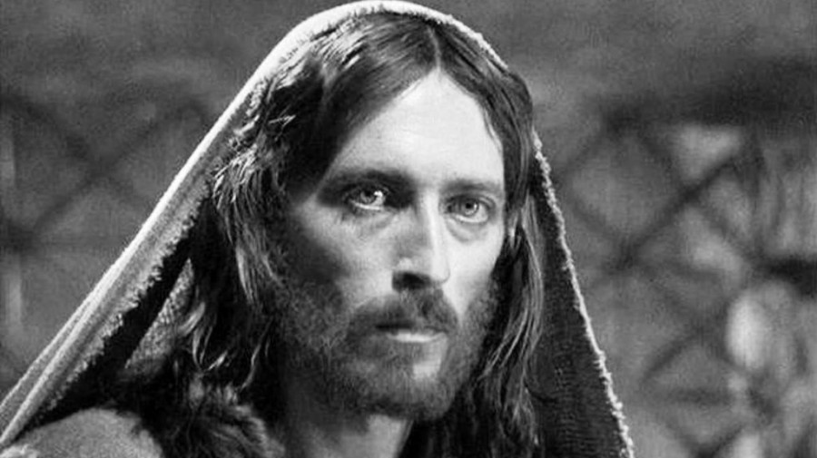 Robert-Powell-actor-de-Jesús-de-Nazareth.jpg