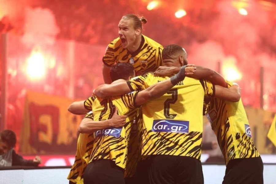 ΚΟΛΑΣΗ ΑΕΚ .jpeg