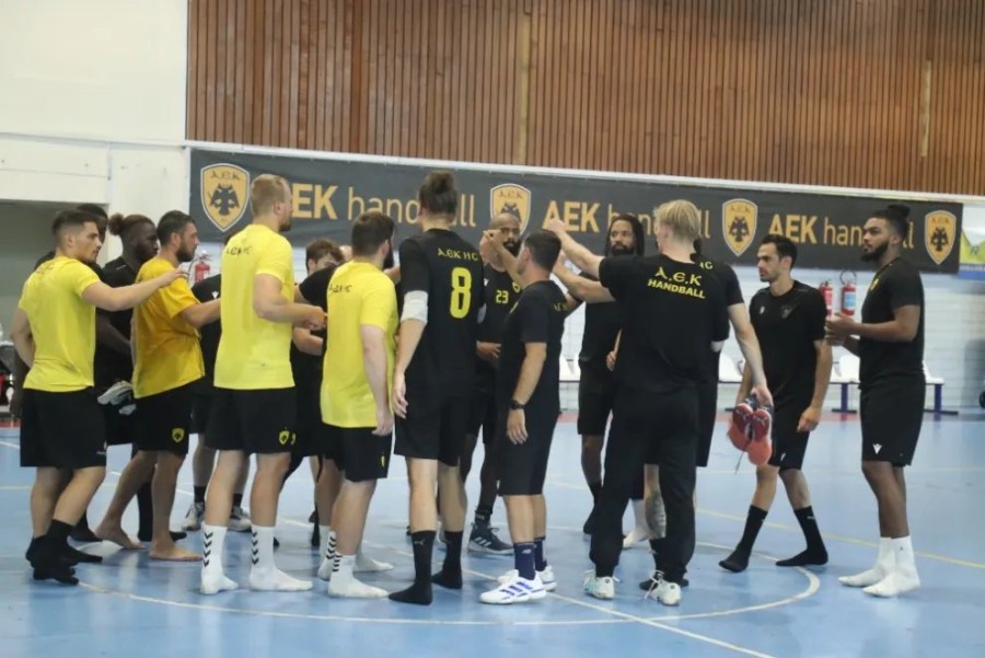 aek-handball-omadiki-team.jpg