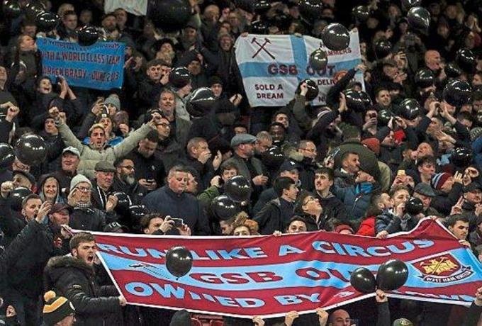 westhamfans2502abcde.jpg