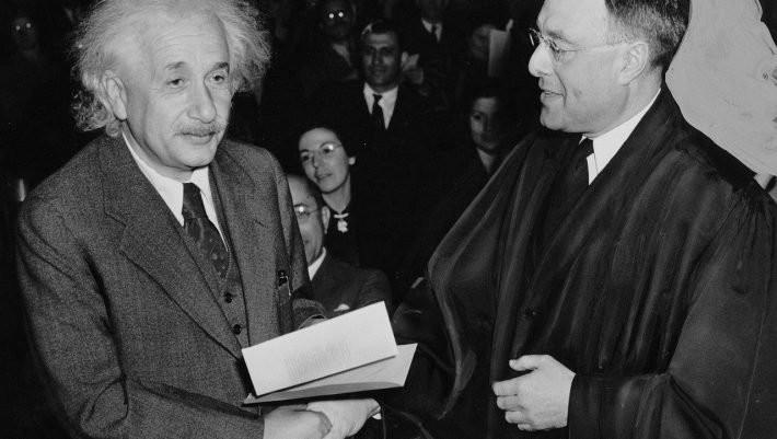 albert-einstein-g71d188ad3_1280-710x401.jpg