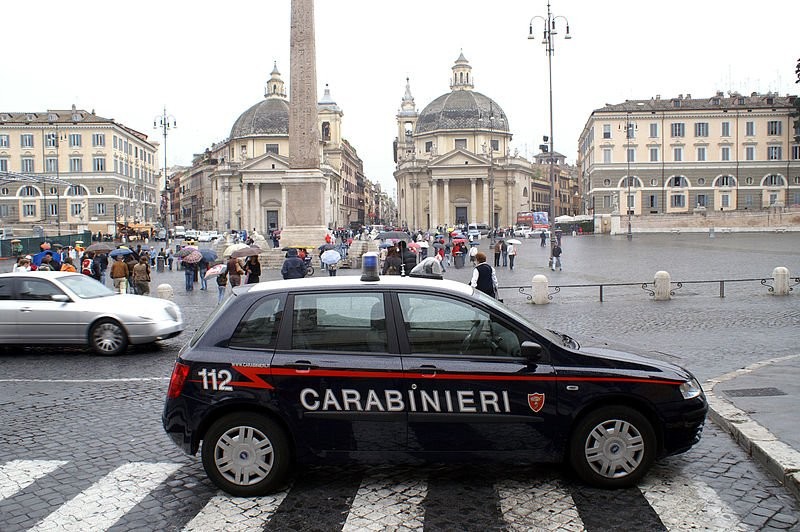 800px-Carabinieri_car_Rome_Italy.jpg