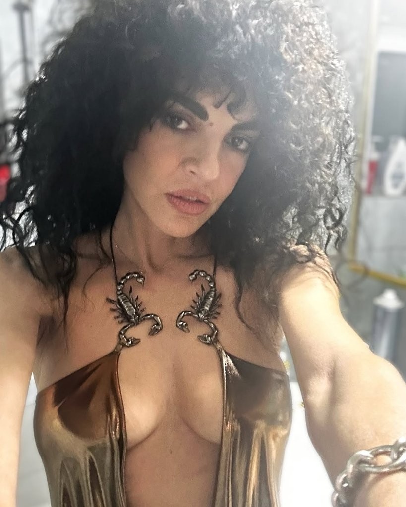 One Sunday ago……-------------……Cause I’m an 80’s girl…..———————My designer is better than yours …….. @jasm__id @white_boutiques_gr #boldongold #80s #scorpiodress.jpg