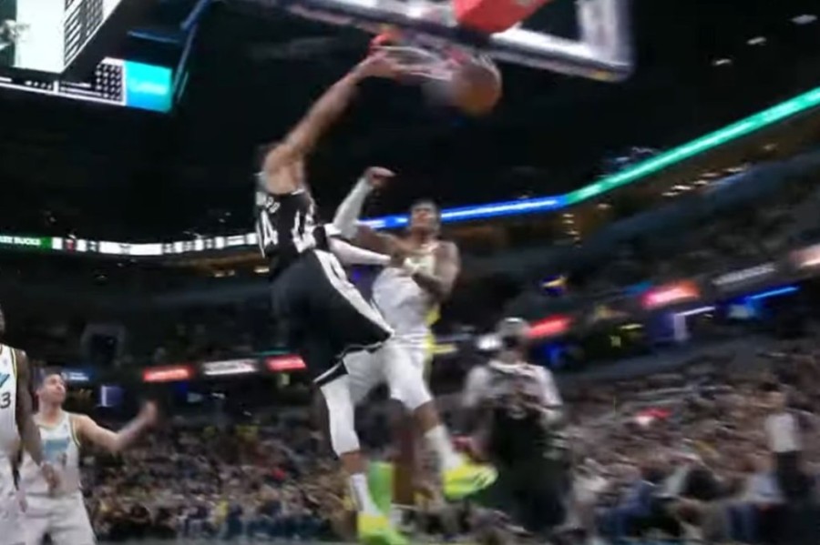 giannis2.jpg
