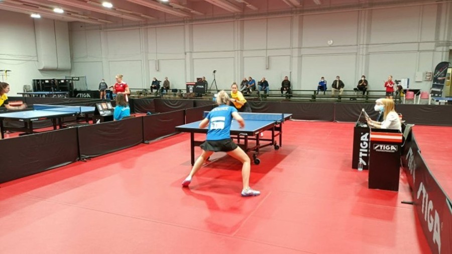 aek-sarises-ping-pong-table-tennis-ginaikes-women-012312312312.jpg