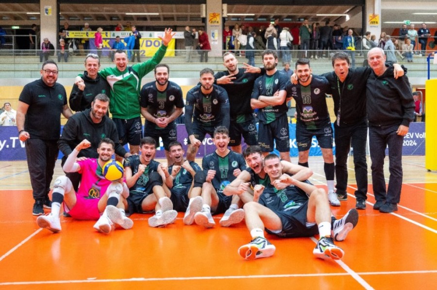 milon volleyball.jpg