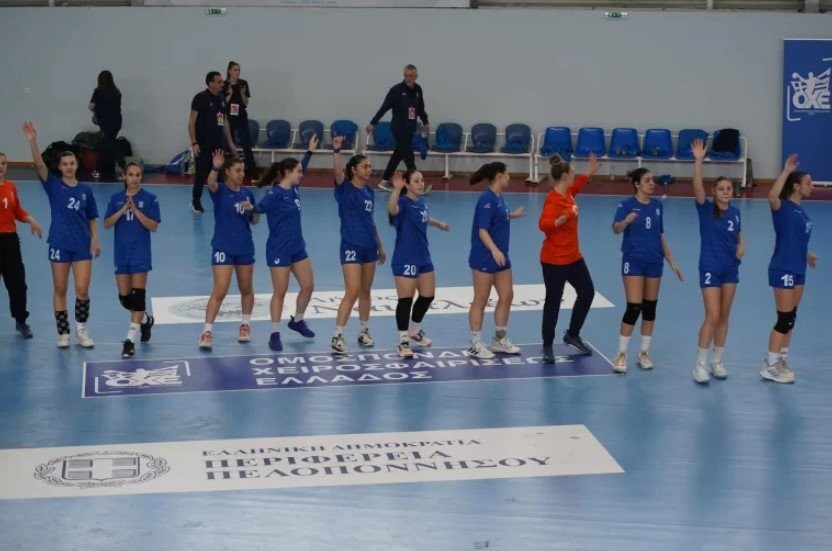 ethniki handball neanidon.jpg