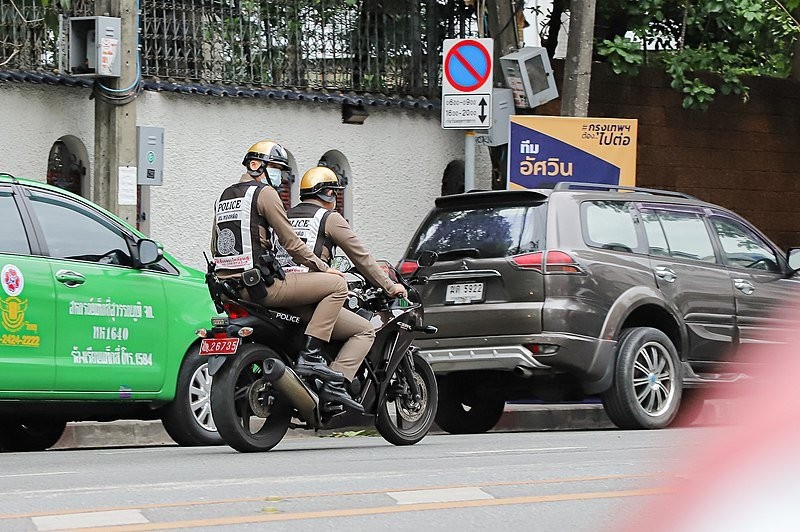 Thai_Police_motorcycle_patrol.jpg