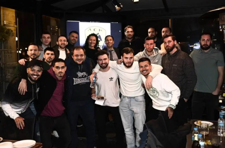 aek futsal kopi pitas.jpg