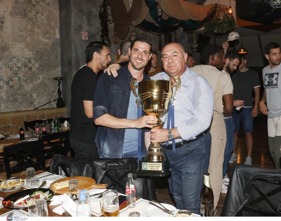 papastamatis alvanos tropaio.jpg