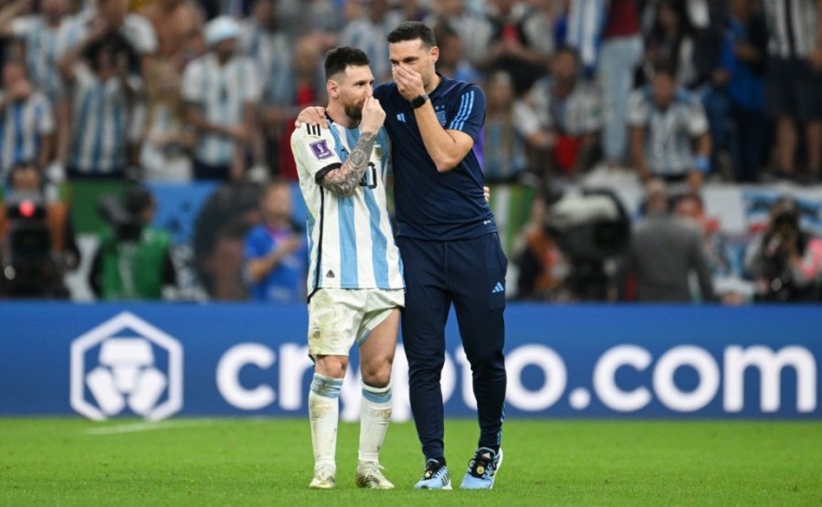 μεσσι σκαλονι.jpg