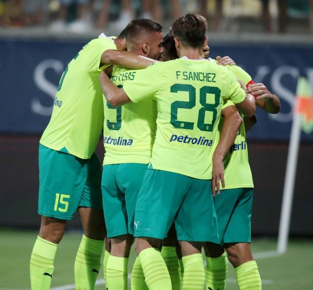 αεκ λαρνακας.jpg