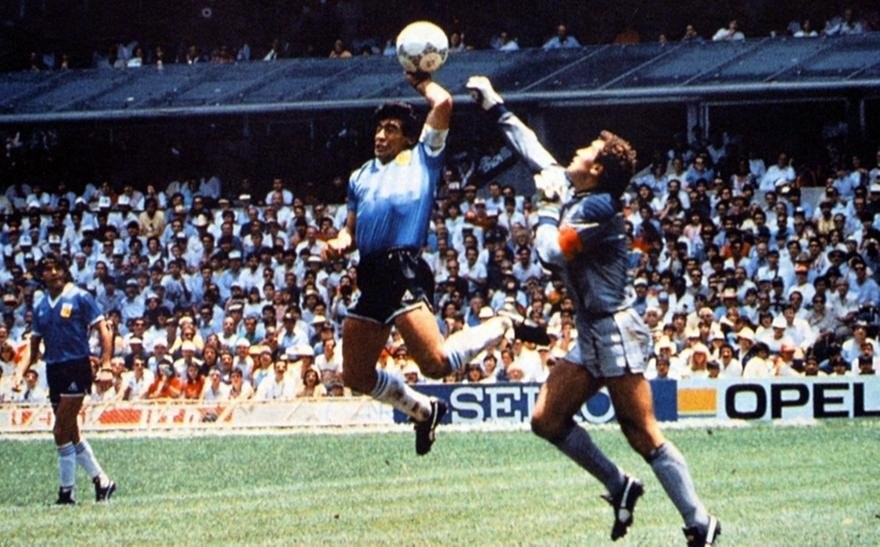 maradona_182902.jpg