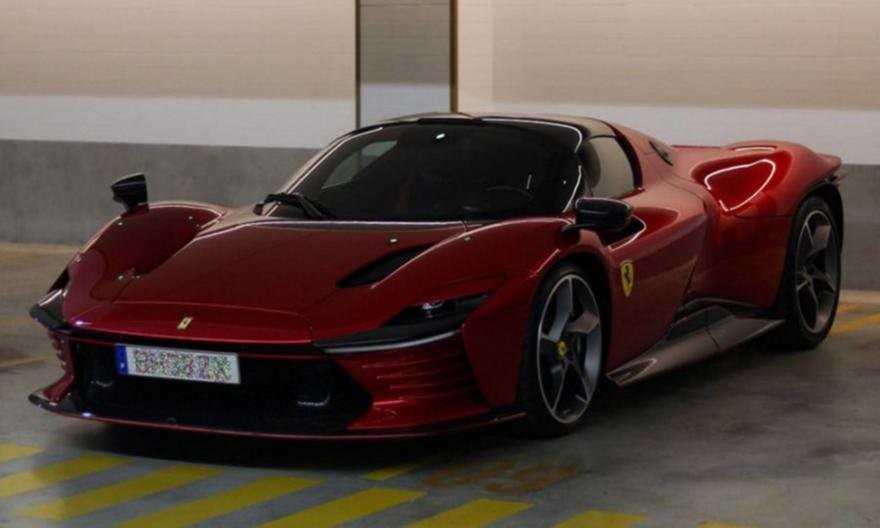 κριστιανο αυτοκινητο.jpg