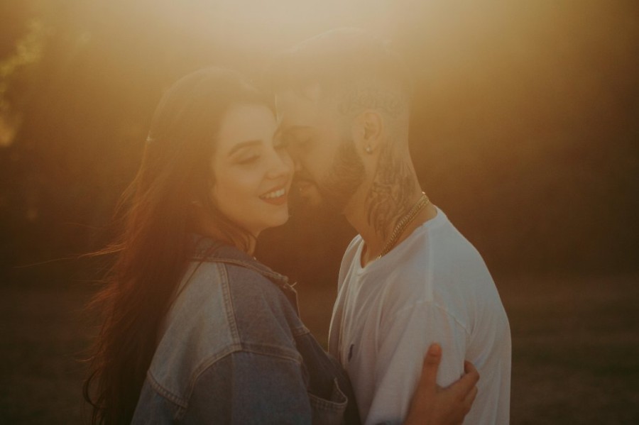 free-photo-of-happy-couple-embracing-in-back-lit.jpeg