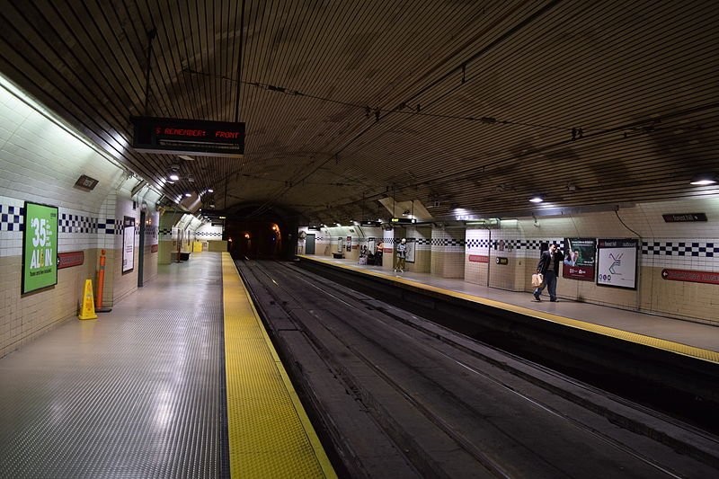 Forest_Hill_Station_(San_Francisco_MUNI)_Inbound_Platform.JPG