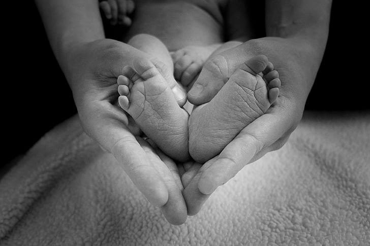 baby-feet-heart-love-mother.jpg