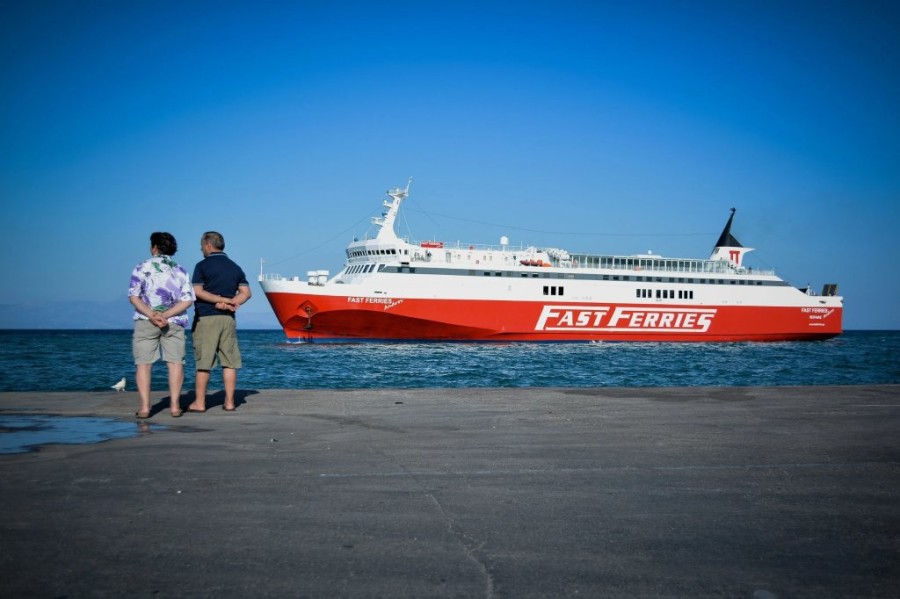 Fast Ferries Andros_11zon.jpg