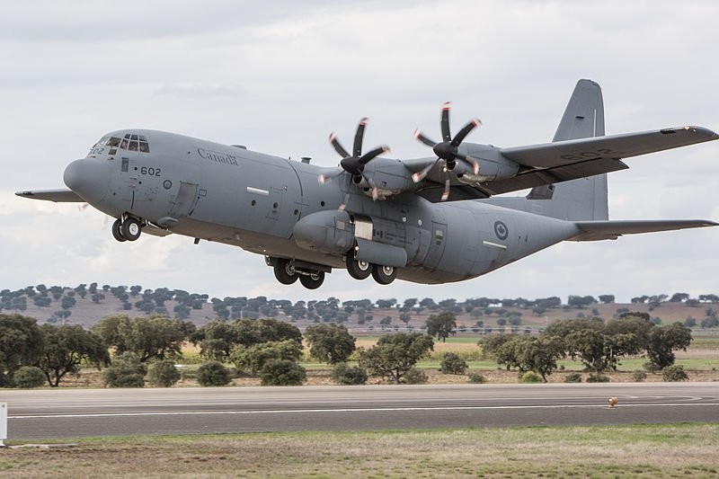 Lockheed_C-130_Canadian_Air_Force_(22333914200).jpg