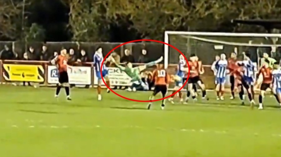 billy-johnson-bicycle-kick-leiston-fc.png