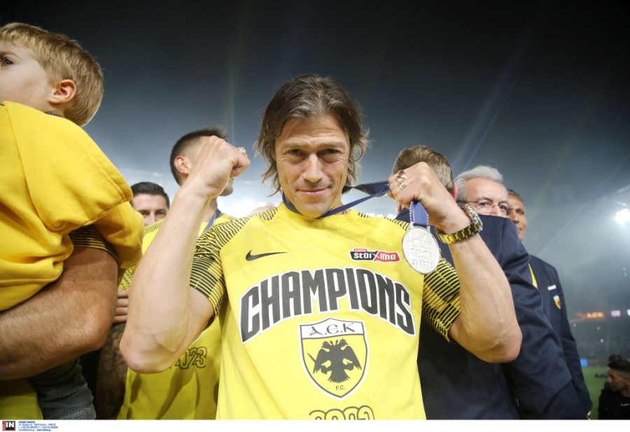 almeyda aek champions.jpg
