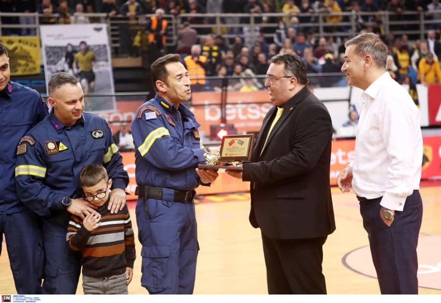 triantopoulos vravefsi aek galatasaray.jpg