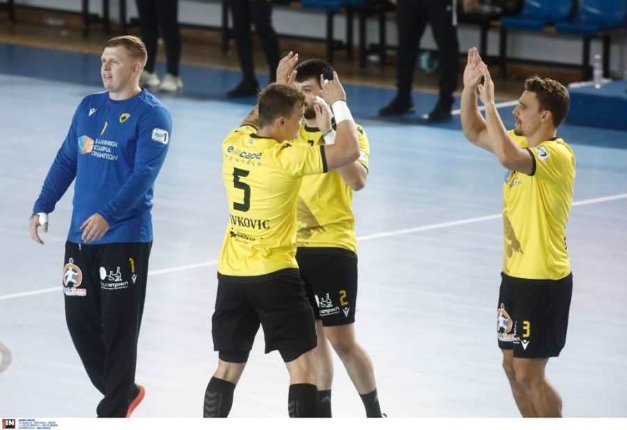 aek handball plauers.jpg