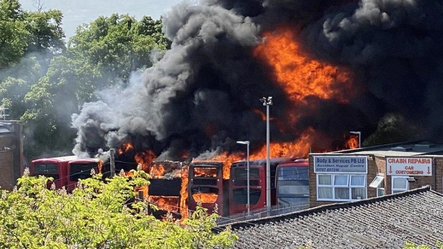 124863404_busfire5.jpg