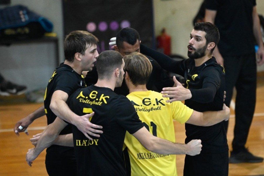 aek-aigialeon-volleyball-men-andres-andriko-team-omada-omadiki1-.jpg