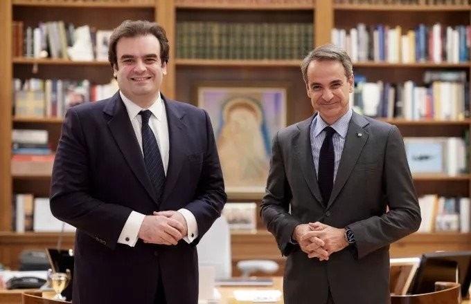 pierrakakis_mitsotakis_papamitsos_li829kzu.jpeg_11zon.jpg